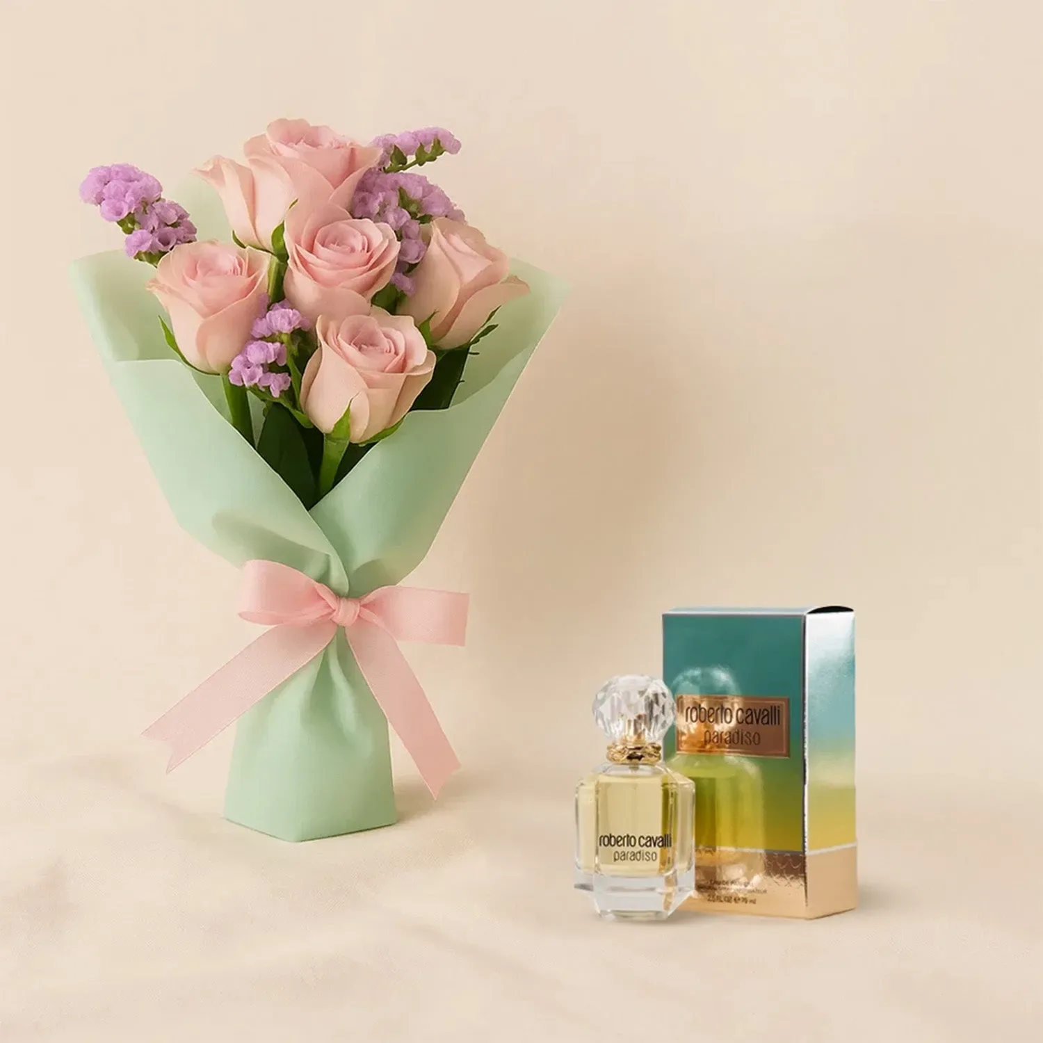 باقة ورد وردي مع عطر