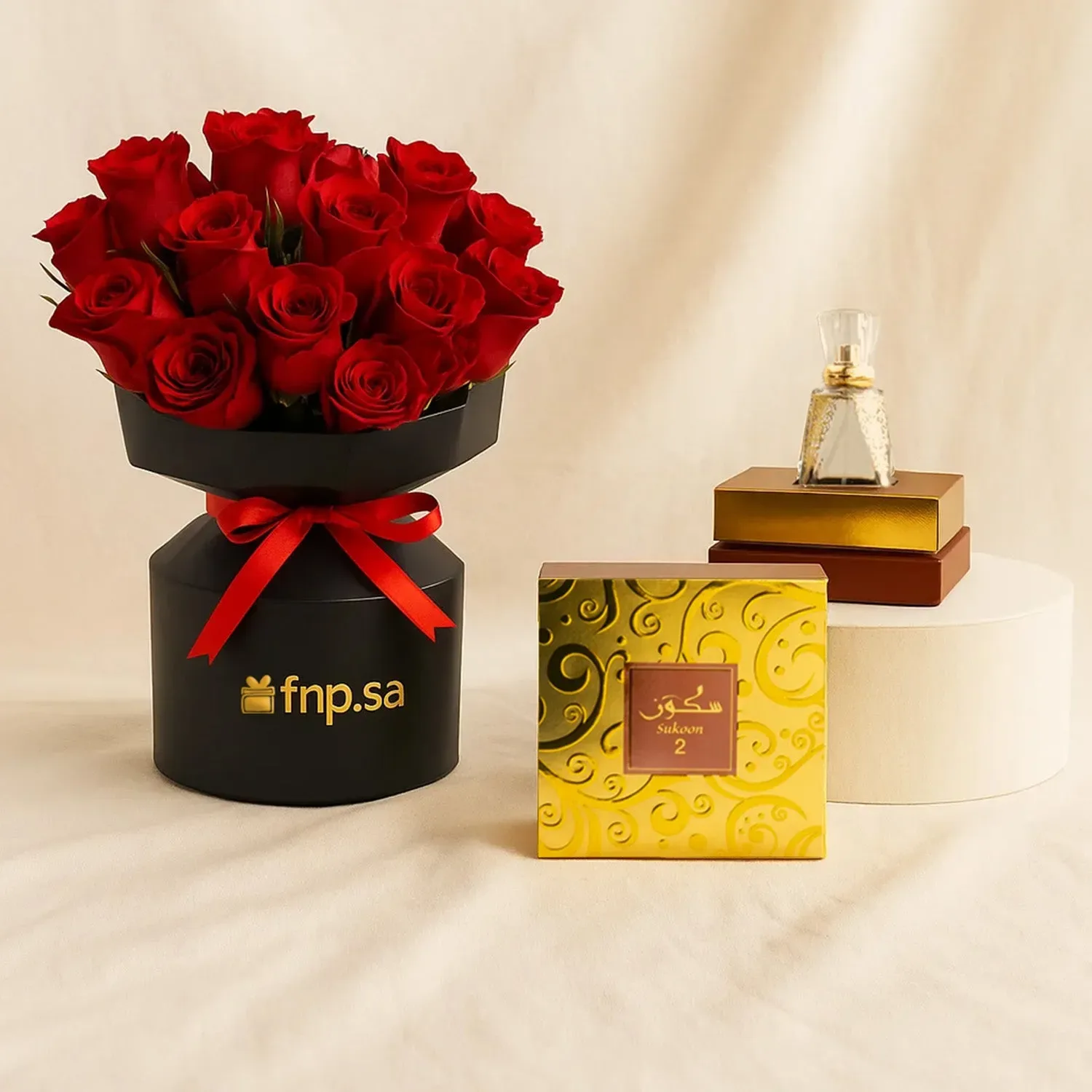 باقة ورد أحمر مع عطر
