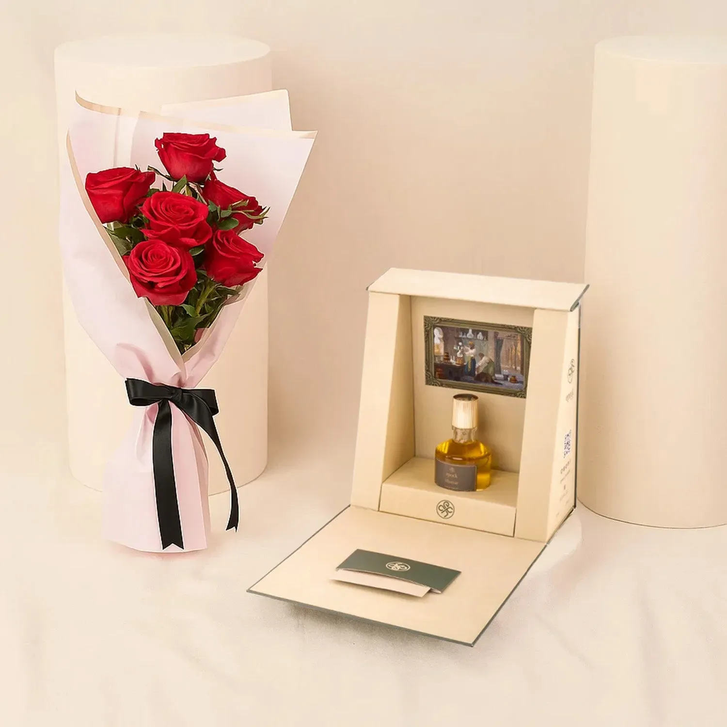 باقة ورد أحمر مع عطر