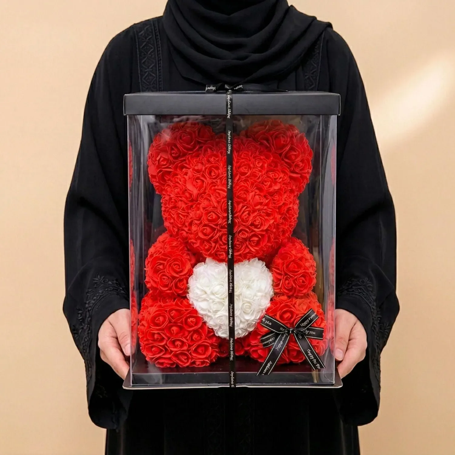 تنسيق ورد أحمر وأبيض مع دبدوب